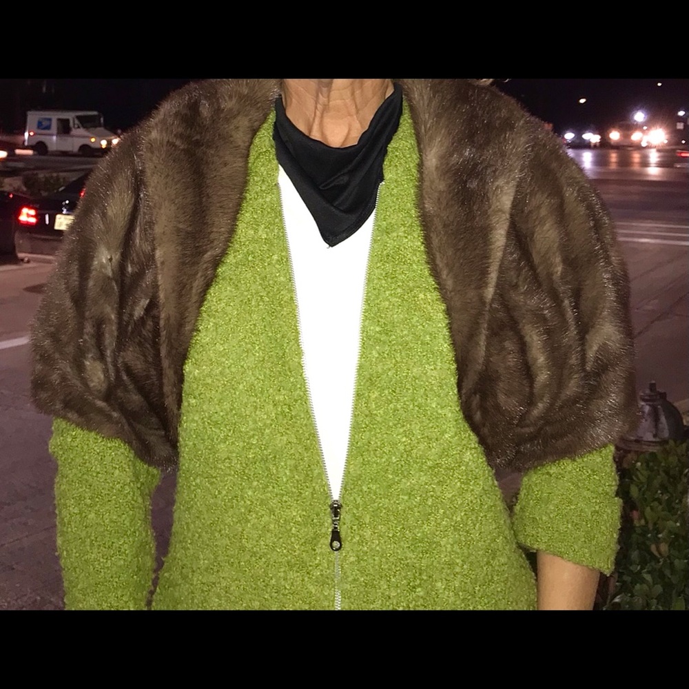 Mink Caplet - Picture 6 of 7